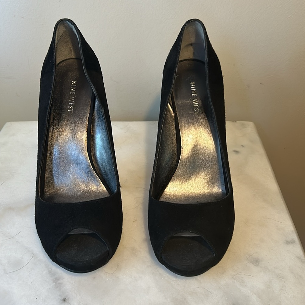 Nine West Suede Peep-Toe Pumps, size 8 1/2, new without box